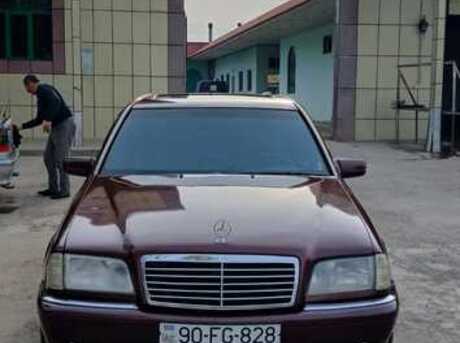 Mercedes E 200