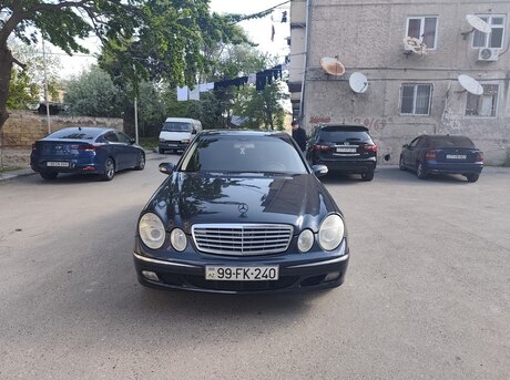 Mercedes E 240