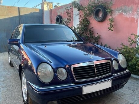 Mercedes E 200