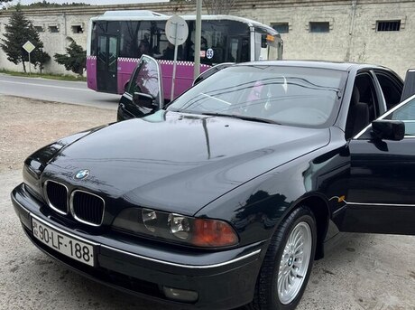 BMW 523