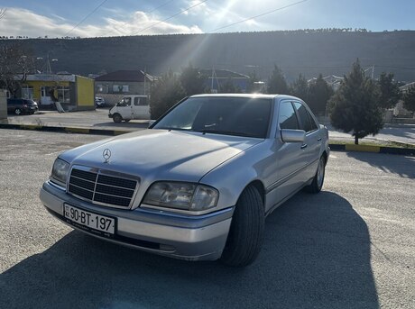 Mercedes C 200