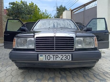 Mercedes 230 E
