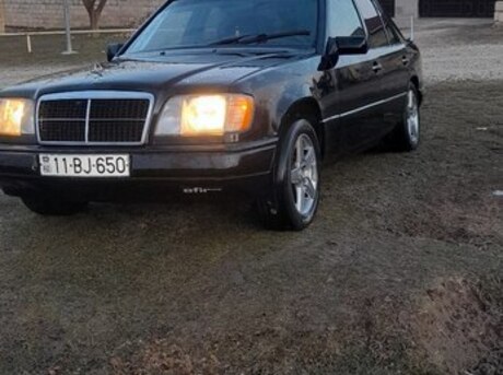 Mercedes 200 E
