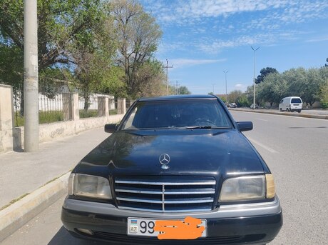 Mercedes C 200