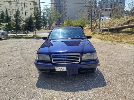 Mercedes C 200