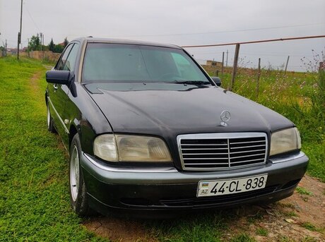 Mercedes C 180