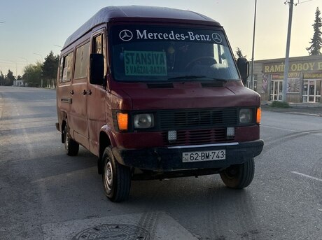 Mercedes 208 D
