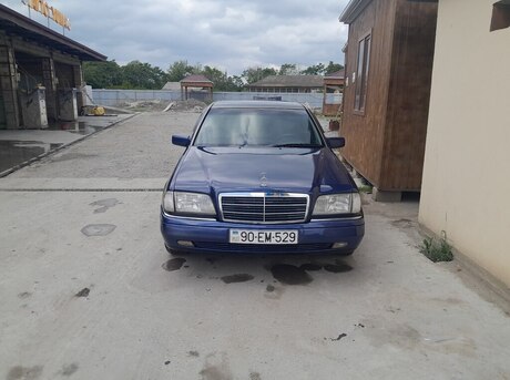 Mercedes C 200