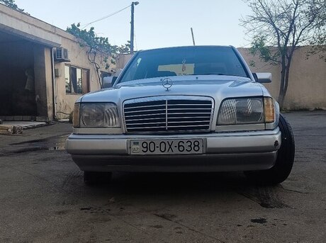 Mercedes E 200