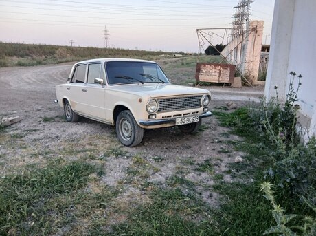 LADA (VAZ) 21011