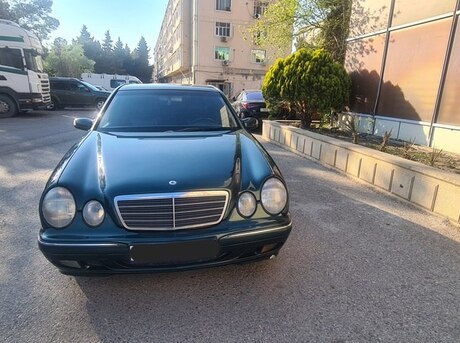 Mercedes E 270