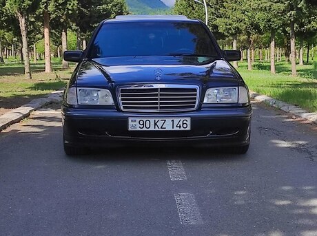 Mercedes C 240