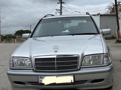 Mercedes C 200
