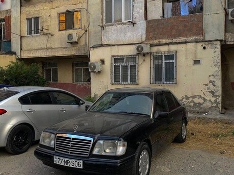 Mercedes 220 E