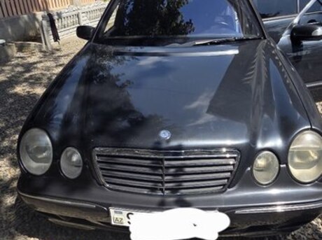 Mercedes E 220
