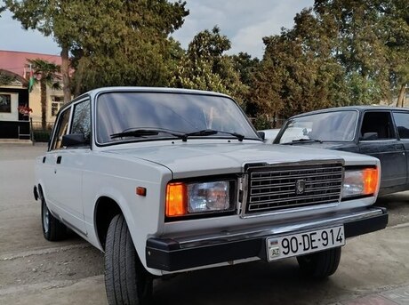 LADA (VAZ) 2107