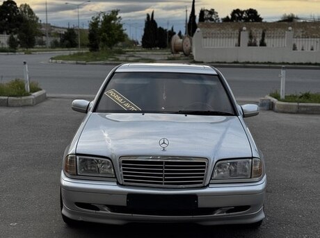 Mercedes C 180