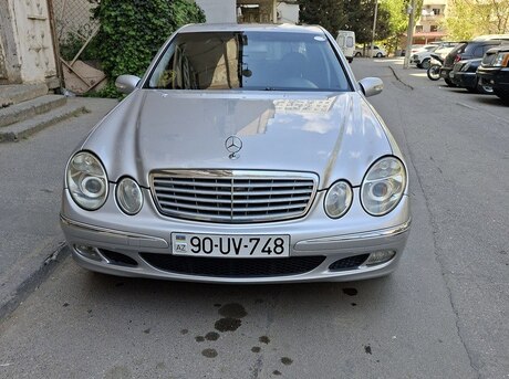 Mercedes E 240