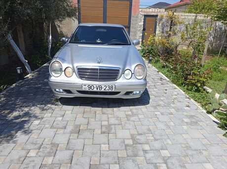 Mercedes E 240