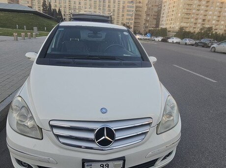 Mercedes B 200