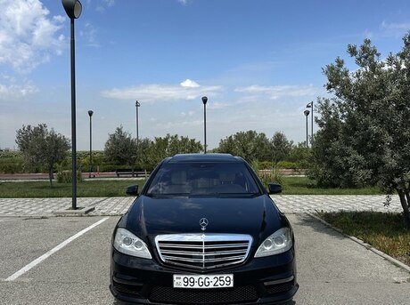 Mercedes S 550