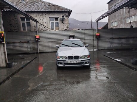 BMW 528