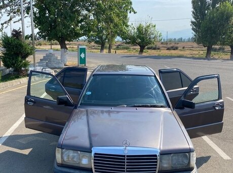 Mercedes 190