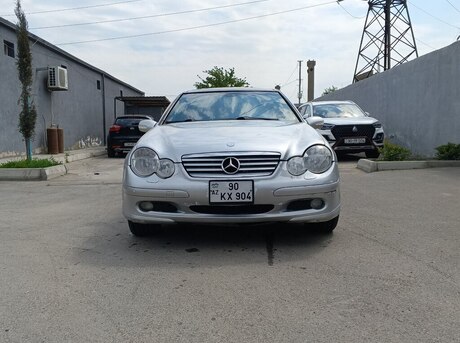 Mercedes C 200