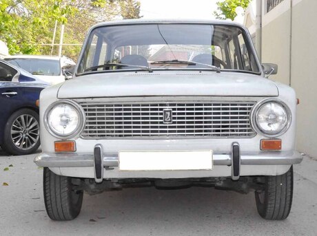 LADA (VAZ) 21011