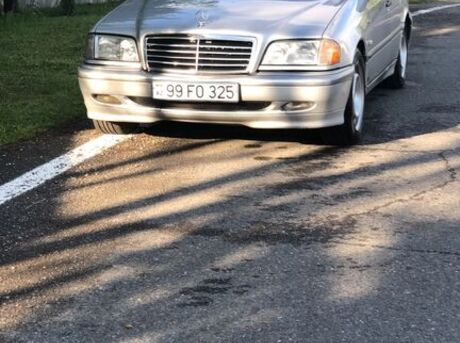 Mercedes C 180
