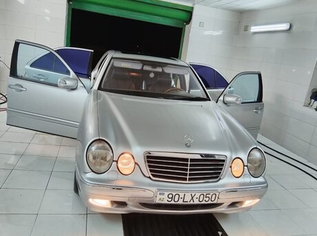 Mercedes E 320