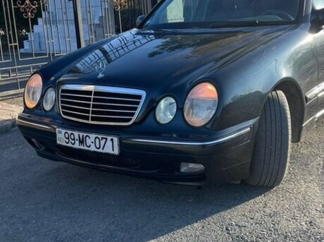 Mercedes E 220