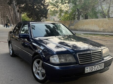 Mercedes C 200