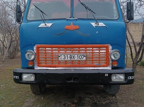 MAZ 5549
