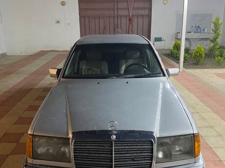 Mercedes E 200