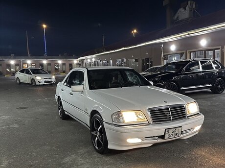Mercedes C 230