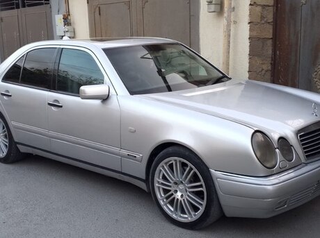 Mercedes E 300