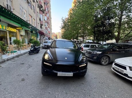 Porsche Cayenne S 2011