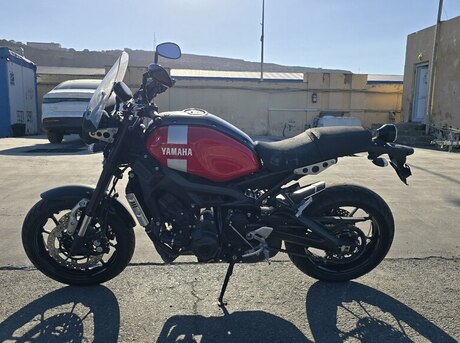 Yamaha XSR900