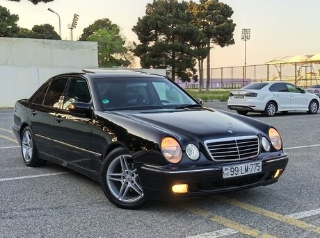 Mercedes E 240