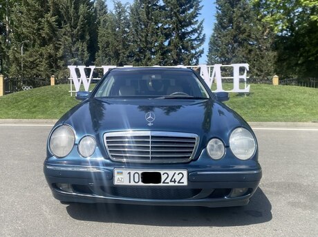 Mercedes E 240