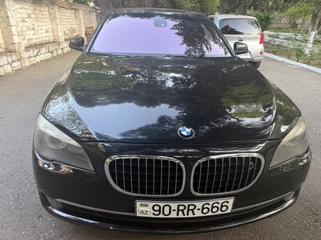 BMW 750