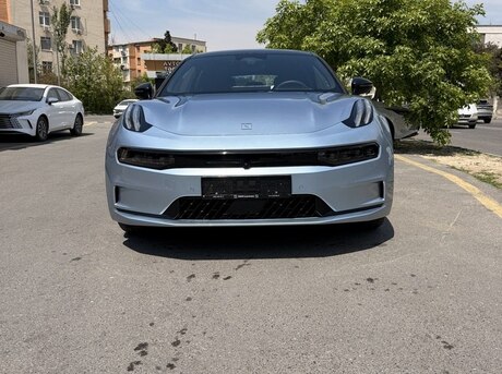 ZEEKR 001