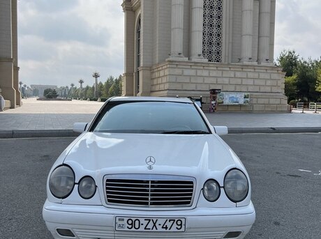 Mercedes E 200