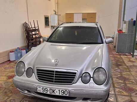 Mercedes E 220