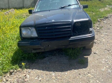 Mercedes 200 E