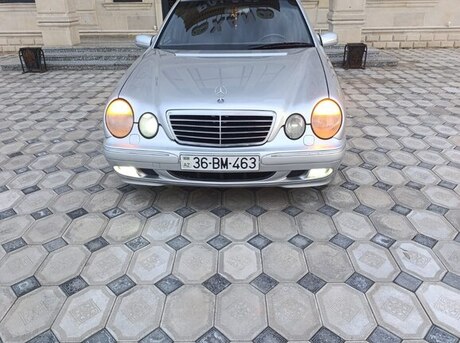 Mercedes E 240