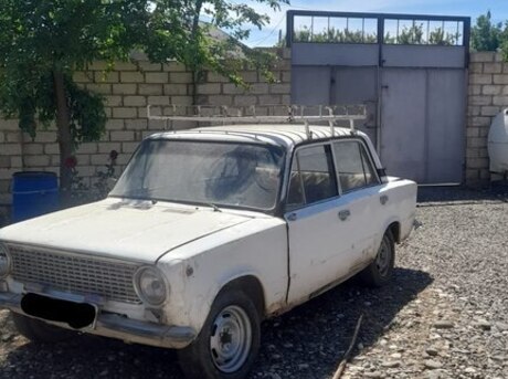 LADA (VAZ) 21011