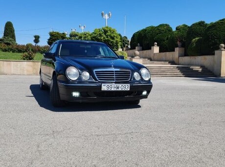 Mercedes E 320