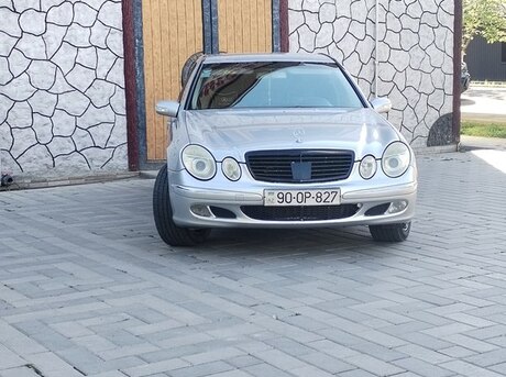 Mercedes E 220